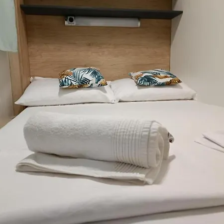 Two Bedroom Mobile With Terrace Br1 *