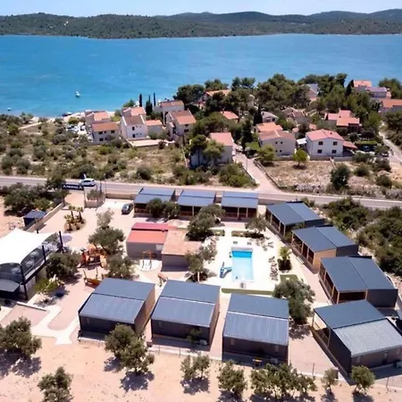 Two Bedroom Mobile With Terrace Br1 *