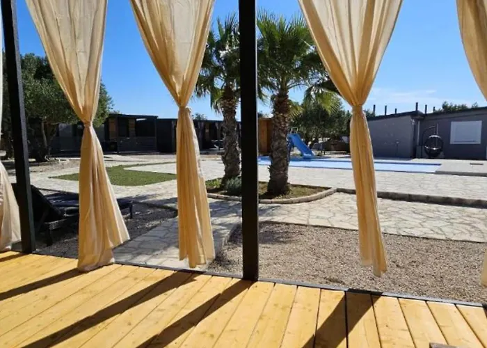 Сasa de vacaciones Two Bedroom Mobile With Terrace Br1 *